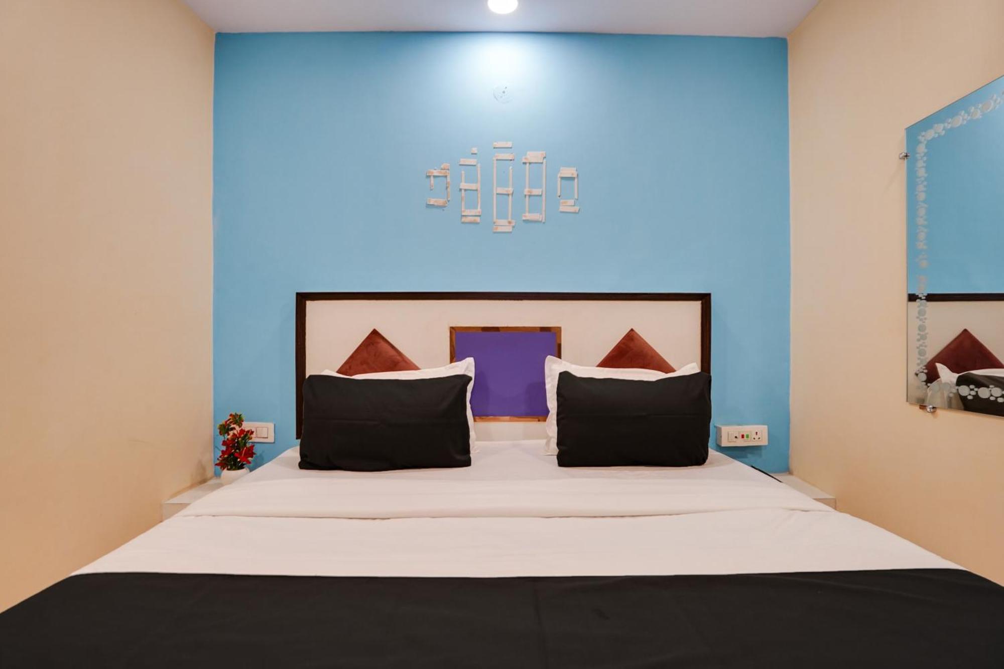 Super Hotel O Hotel Gold Star New Delhi Exteriör bild